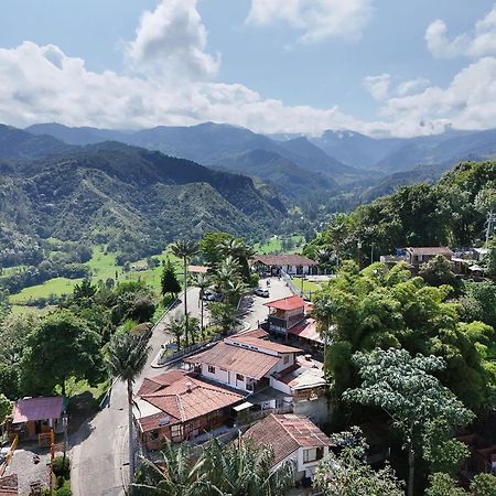 El Encanto Mountain Cabin Саленто Экстерьер фото