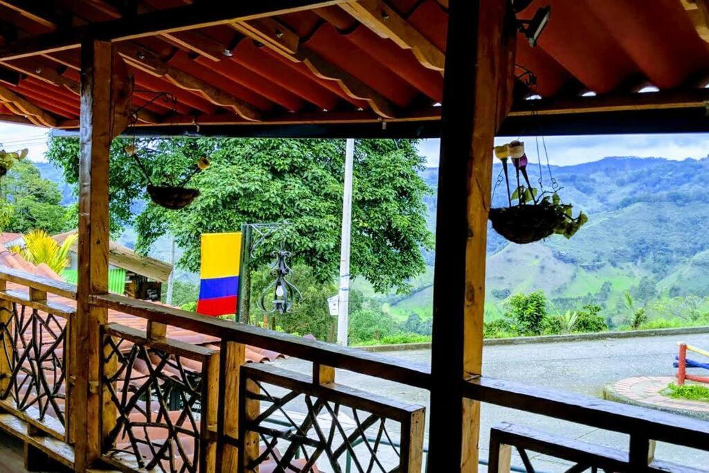 El Encanto Mountain Cabin Саленто Экстерьер фото